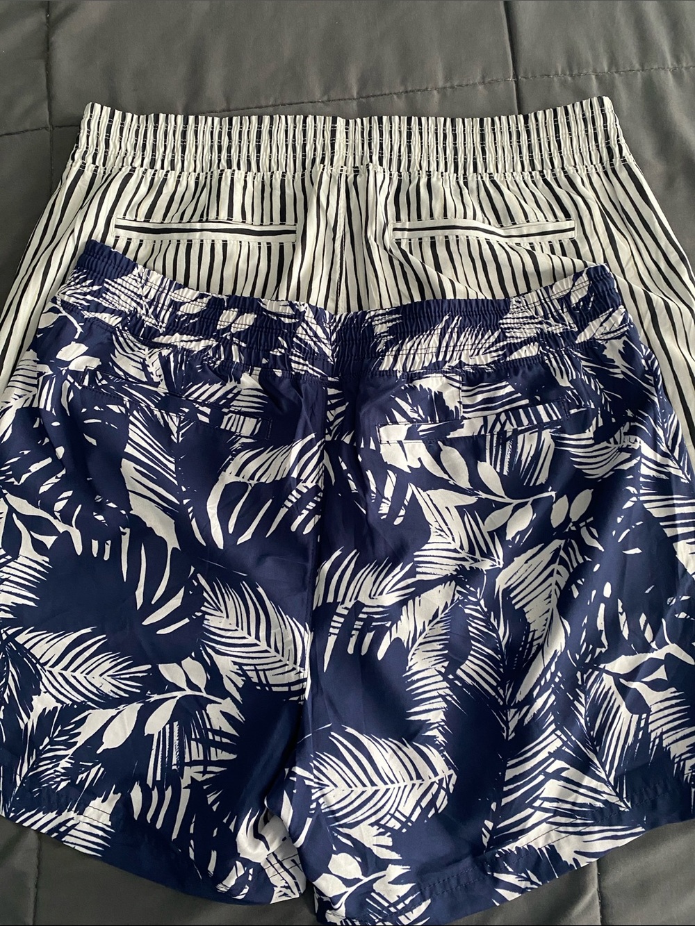 Old Navy Navy & White and Black and White Printed Pull-On Shorts (2-Pack) - Picture 5 of 5